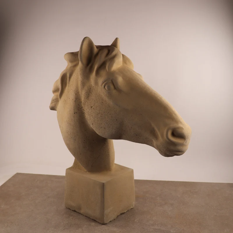 Handgefertigte Steinfigur "Pferd groß"
