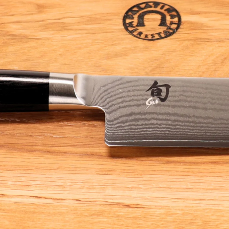 Kai Shun Classic Nakiri Messer Set – DM0728 16,5 cm Damast (32 Lagen) + Eichenbrett 30x20cm