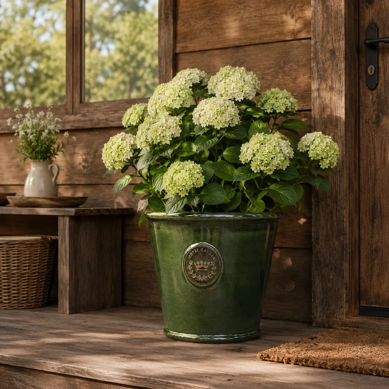 Glasierter Pflanzkübel "Garden Green" Höhe 19 bis 38 cm