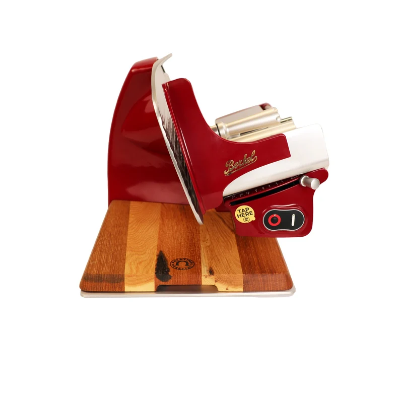 Berkel Home Line 200 Plus Rot – Aufschnittmaschine mit handgefertigtem Schneidebrett & Wellenschliff-Bausatz für Brot