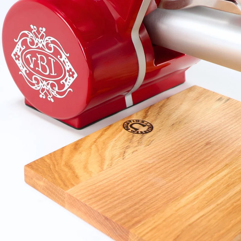 Berkel Icon Line 170 in rot mit handgefertigtem Einlegebrett aus Eichenholz 30x20cm