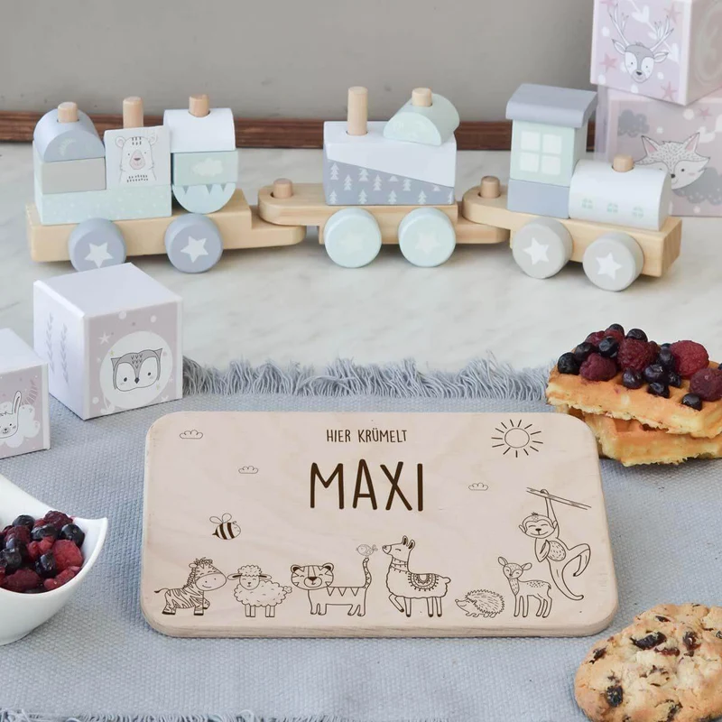 Frühstücksbrettchen Holz personalisiert Fröhliche Tierfamilie