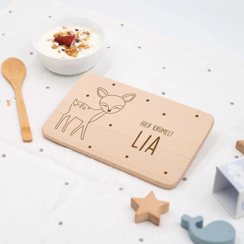 Frühstücksbrettchen Holz personalisiert Fröhliches Reh
