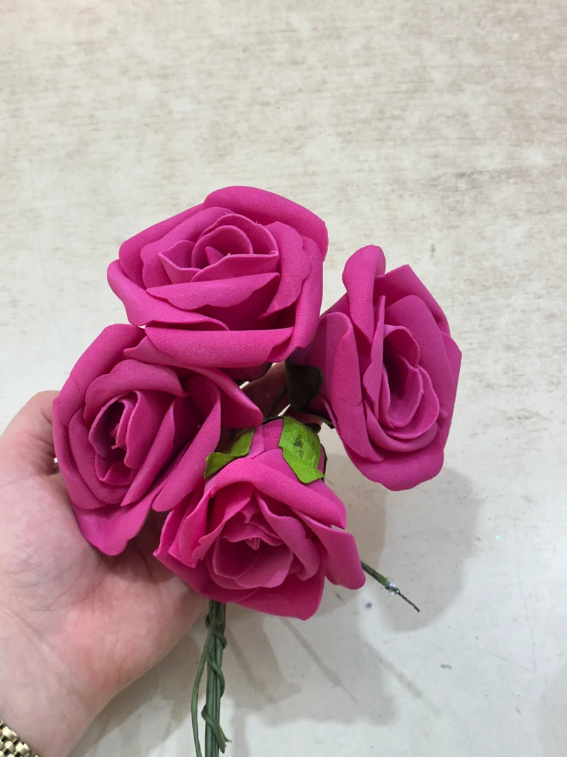 Kunstmatige rozenbloemkoppen – 10 stuks Roze kunstrozen van schuim voor doe-het-zelf bruidsboeketten, tafeldecoraties, bloemstukken, feesten, babyshowers en woondecoratie (met steel, roze).