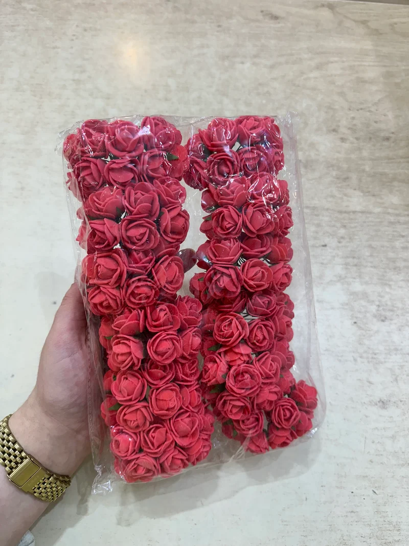 Kunstmatige rozenbloemkoppen – 12 stuks Rood kunstrozen van schuim voor doe-het-zelf bruidsboeketten, tafeldecoraties, bloemstukken, feesten, babyshowers en woondecoratie (met steel, rood ).