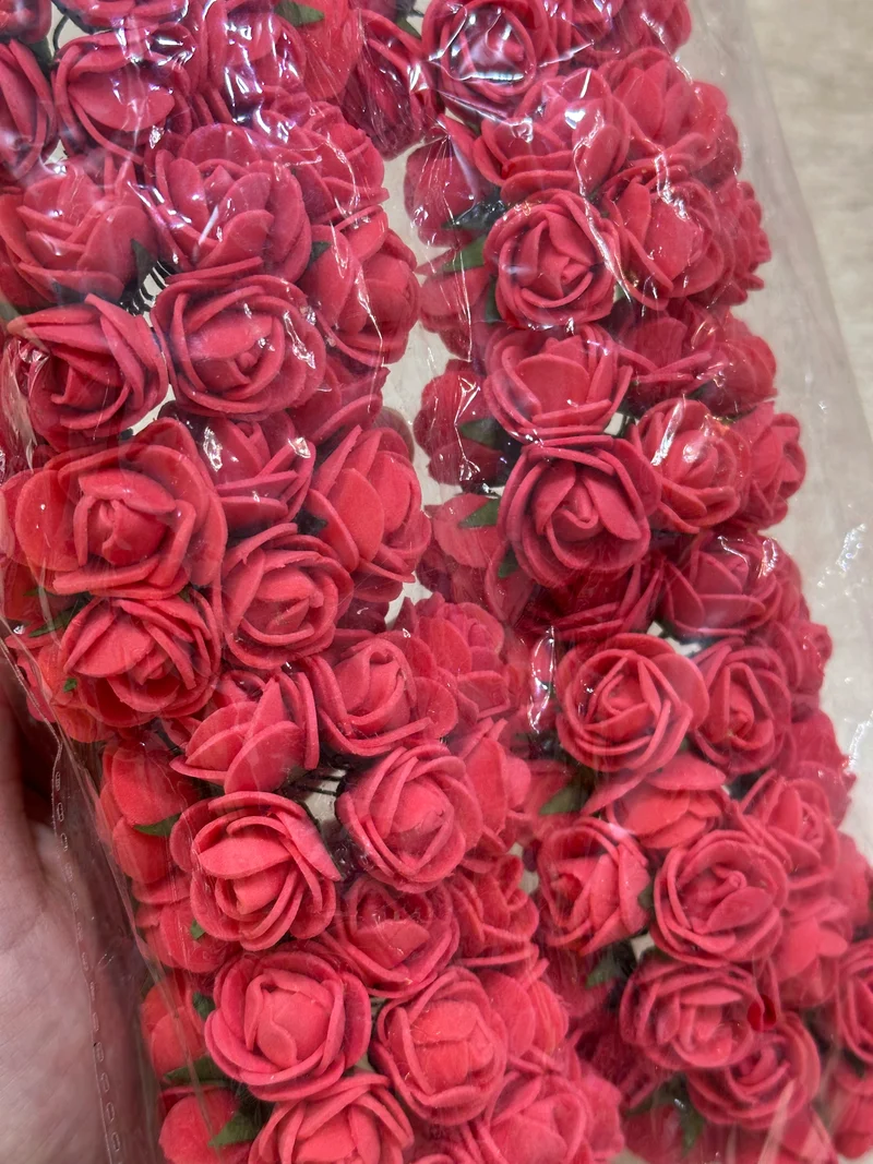Kunstmatige rozenbloemkoppen – 12 stuks Rood kunstrozen van schuim voor doe-het-zelf bruidsboeketten, tafeldecoraties, bloemstukken, feesten, babyshowers en woondecoratie (met steel, rood ).