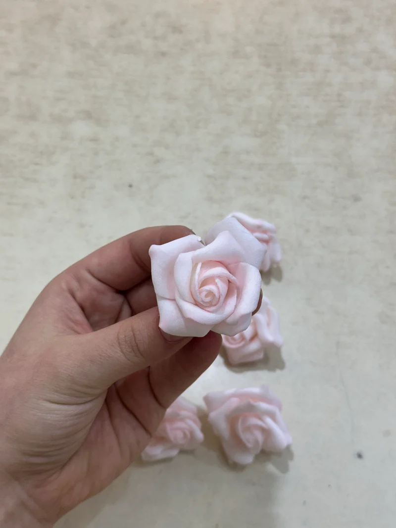 Kunstmatige rozenbloemkoppen – 6 stuks Roze kunstrozen van schuim voor doe-het-zelf bruidsboeketten, tafeldecoraties, bloemstukken, feesten, babyshowers en woondecoratie (zonder steel, Roze).