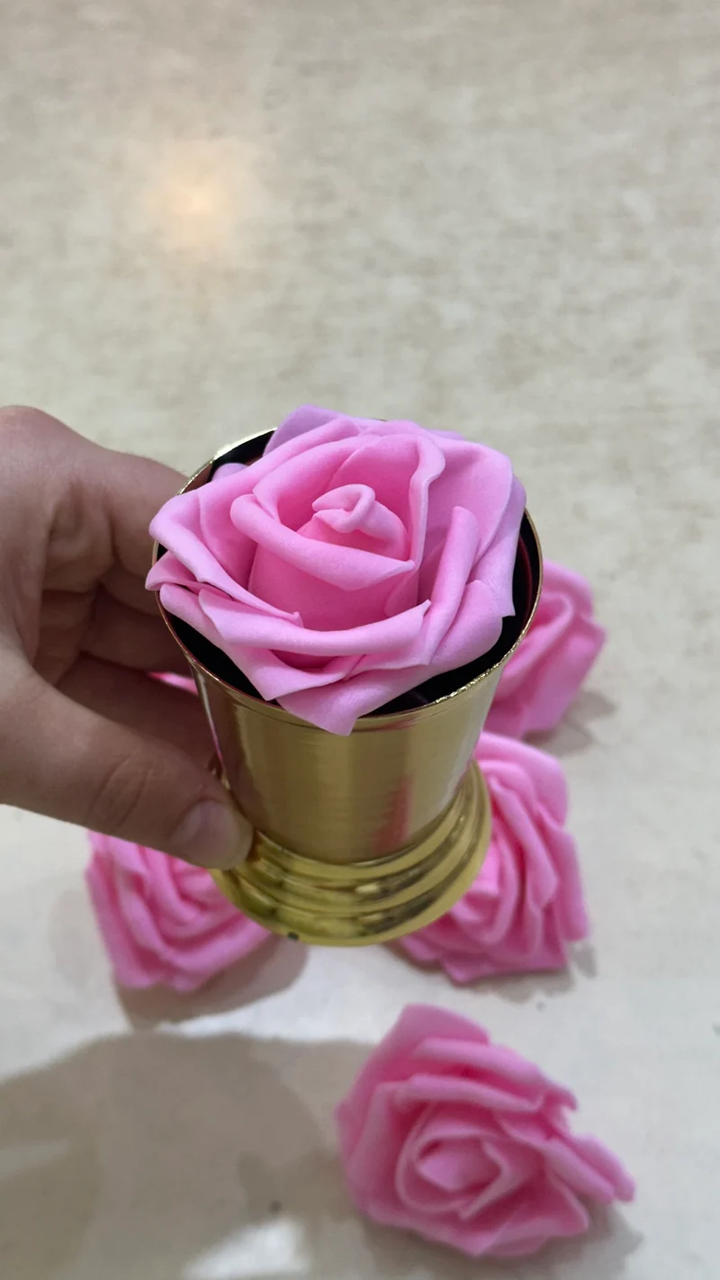 Kunstmatige rozenbloemkoppen – 6 stuks Roze kunstrozen van schuim voor doe-het-zelf bruidsboeketten, tafeldecoraties, bloemstukken, feesten, babyshowers en woondecoratie (zonder steel, Roze).