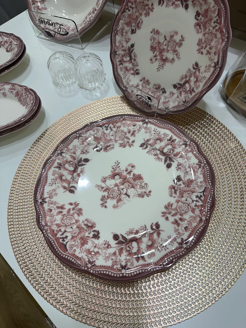 New Vintage Serviesset Maroon 24 delig | 6 Persoons - Bloemenpatroon - Roze - Burgundy ( Cyril - Fleury - Flora )