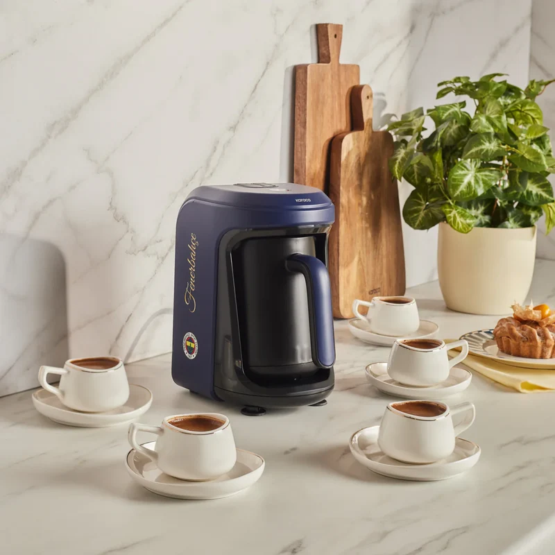 Karaca x Fenerbahce gelicentieerde Hatır Hüps Turkse koffiemachine met melkfunctie