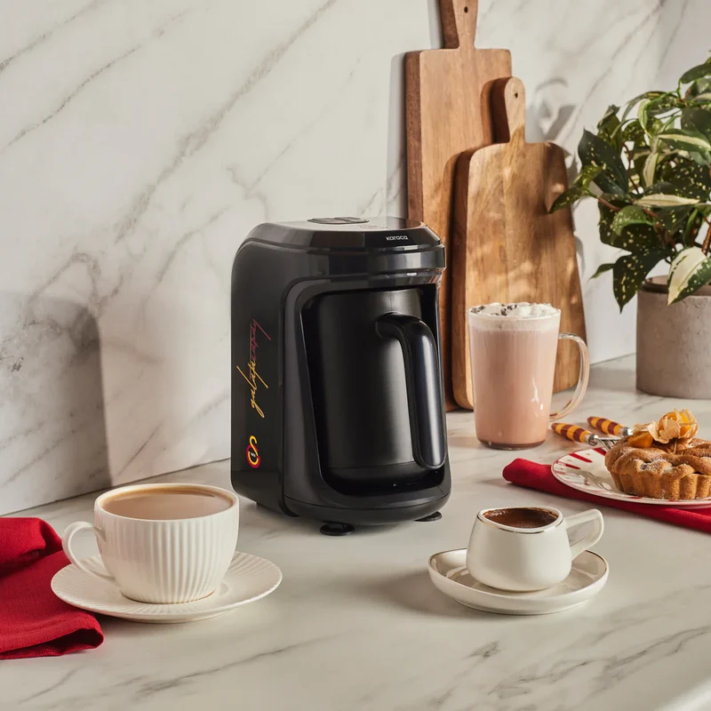 Karaca x Galatasaray gelicentieerde Hatır Hüps Turkse koffiemachine met melkfunctie
