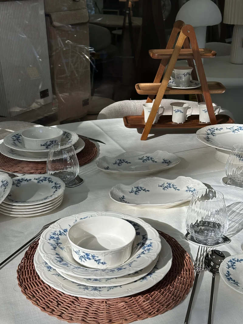 Retro Blue - White Serviesset 24 Delig | 6 Persoons