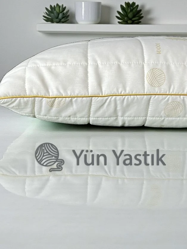 Bella home Yun / Wollen Hoofdkussen 50 x 70 cm