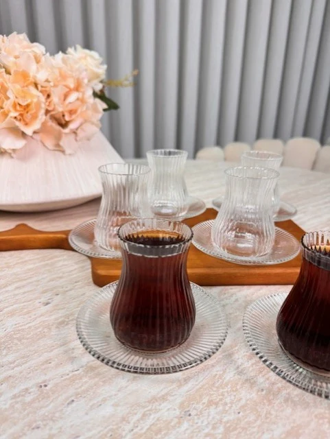 Ripple Theeset 12 Delig | 6 Persoons - Borosilicaat - Japandi - Hogekwaliteit - Turkse thee glazen