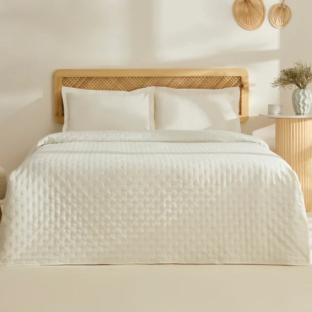 Breezy Beddensprei Ecru 230x240 cm