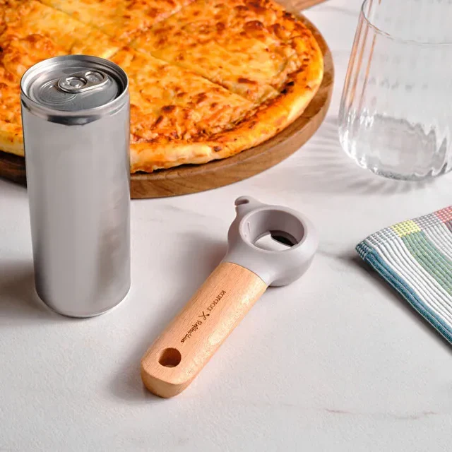 Karaca x Refika Gadgets 3-in-1 flesopener met houten handvat