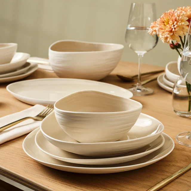 Karaca Earth Collection Rise 55-delige 12-persoons Serviesset, Cream ( ALLEEN AFHALEN )