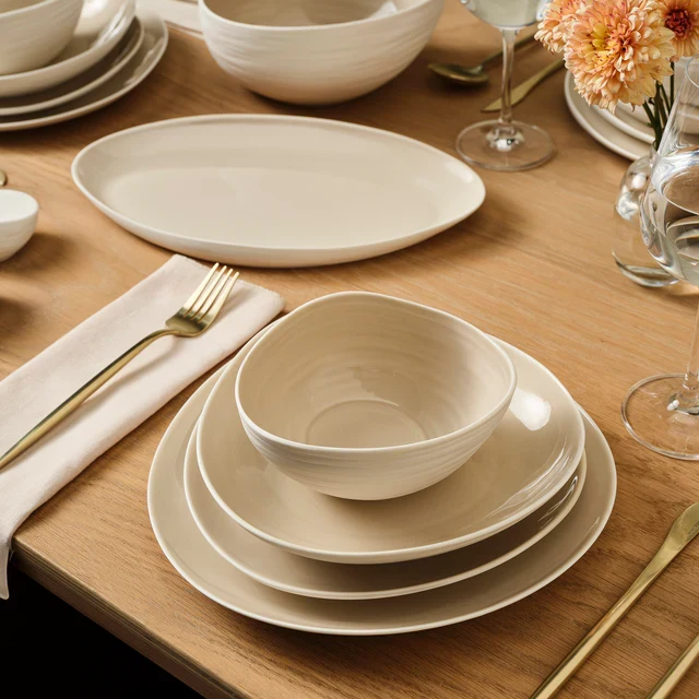 Karaca Earth Collection Rise 55-delige 12-persoons Serviesset, Cream ( ALLEEN AFHALEN )
