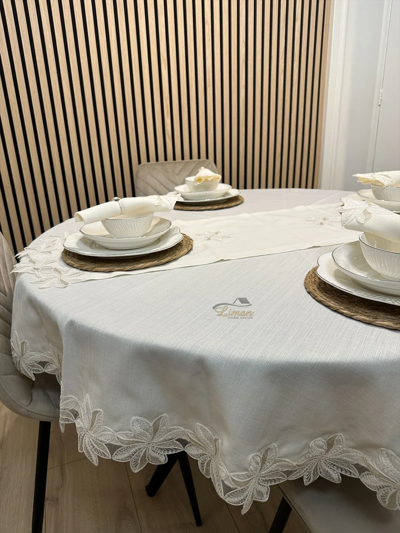 Artemis Tafelkleed Set Met Server Cream 18 Delig