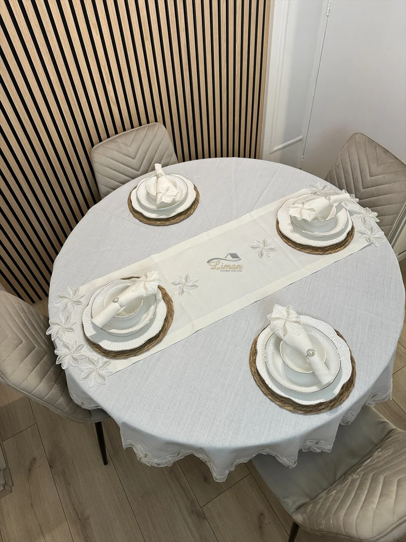Artemis Tafelkleed Set Met Server Cream 18 Delig