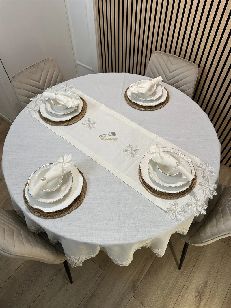 Artemis Tafelkleed Set Met Server Cream 18 Delig