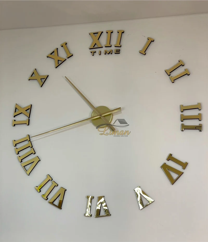 WANDKLOK ROMEINSE CIJFERS GOUD