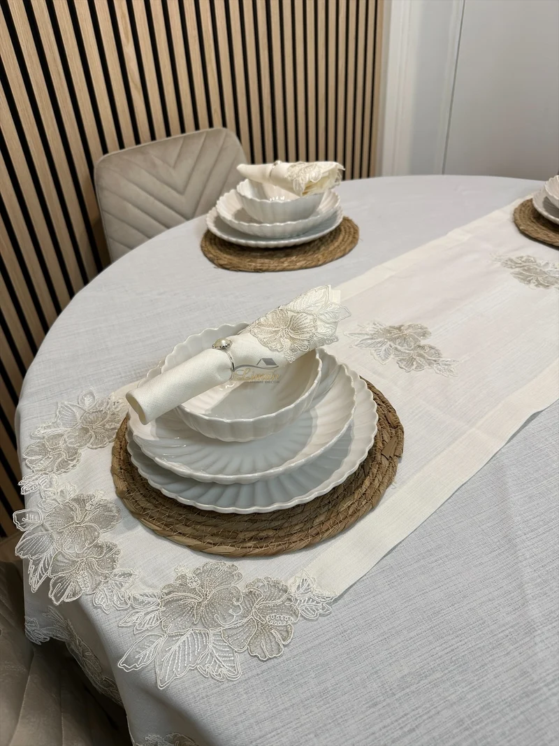 Gelincik Tafelkleed Set Met Server Cream 18 Delig