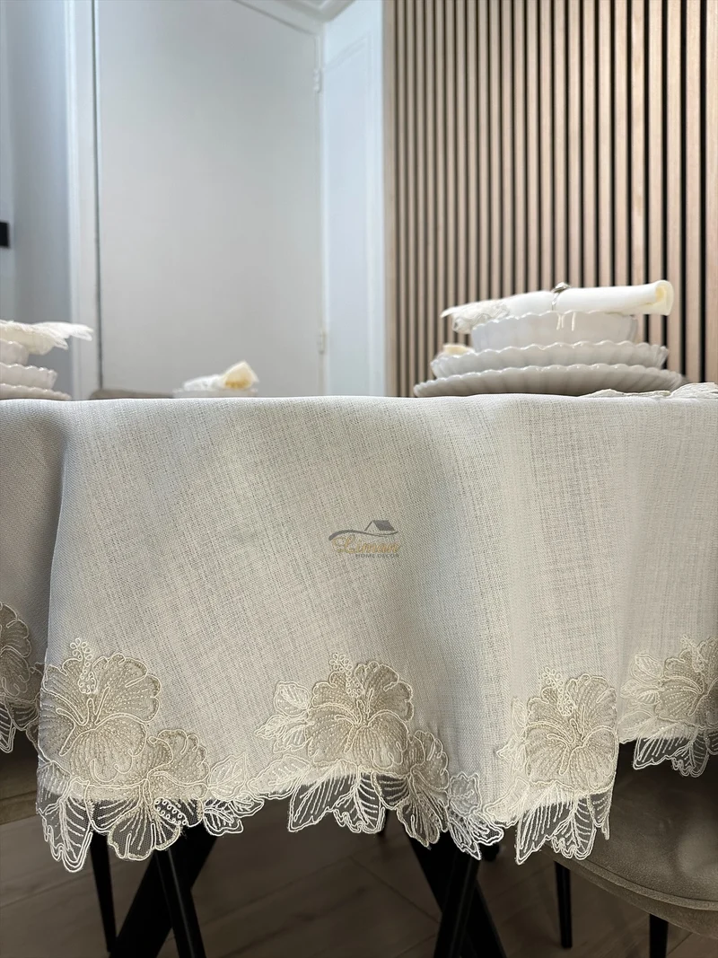 Gelincik Tafelkleed Set Met Server Cream 18 Delig