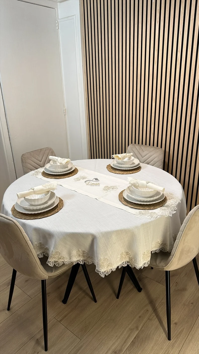 Gelincik Tafelkleed Set Met Server Cream 18 Delig