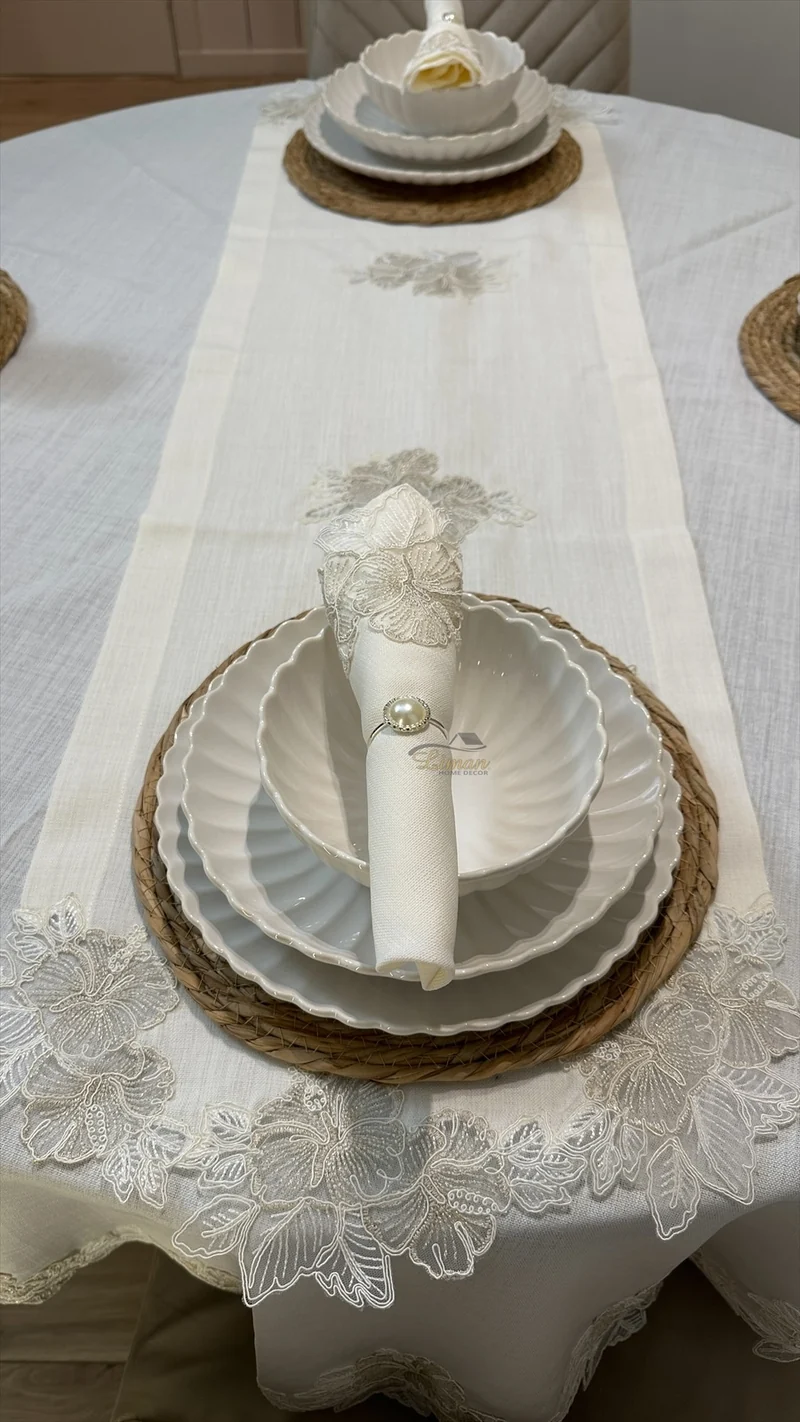 Gelincik Tafelkleed Set Met Server Cream 18 Delig