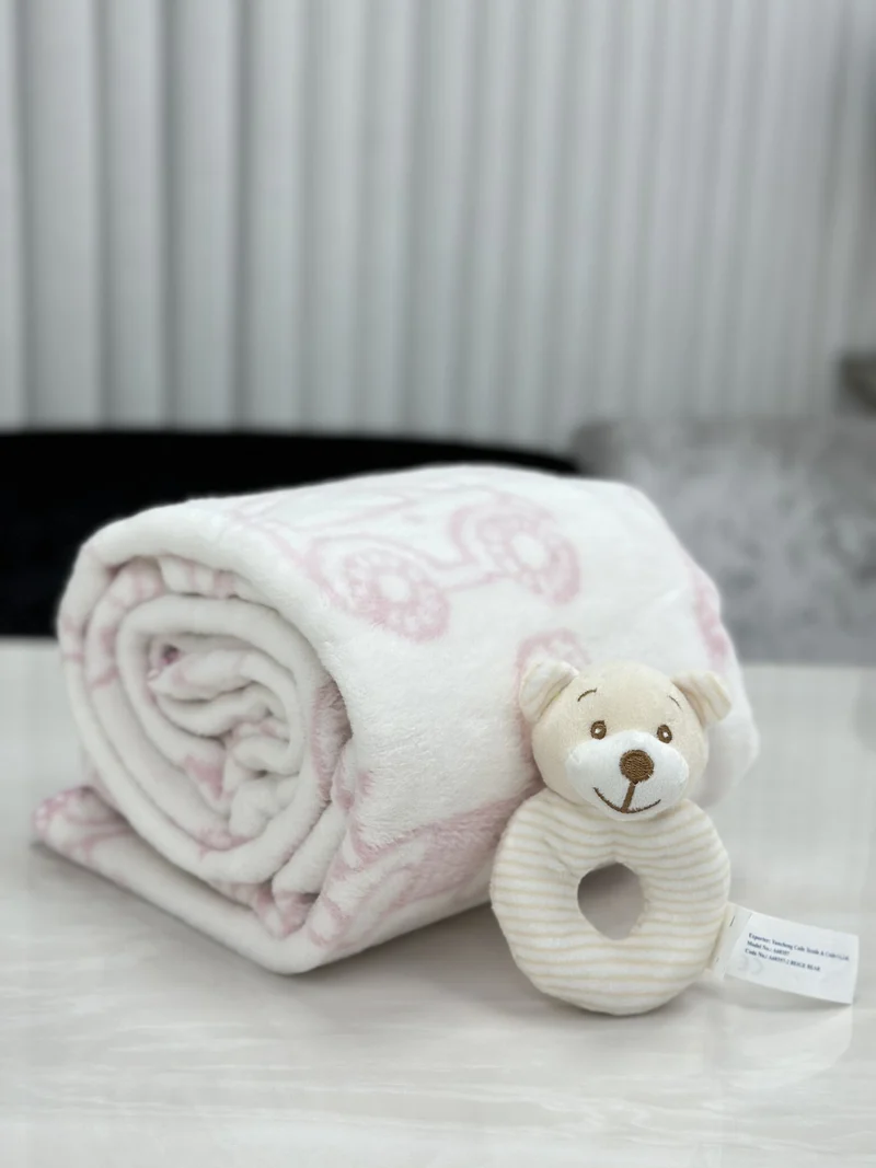 IPEKCE TOMURCUK BABY DEKEN + SPEELGOED ROZE