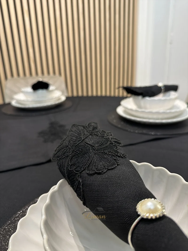 Gelincik Tafelkleed Set Met Server Zwart 18 Delig