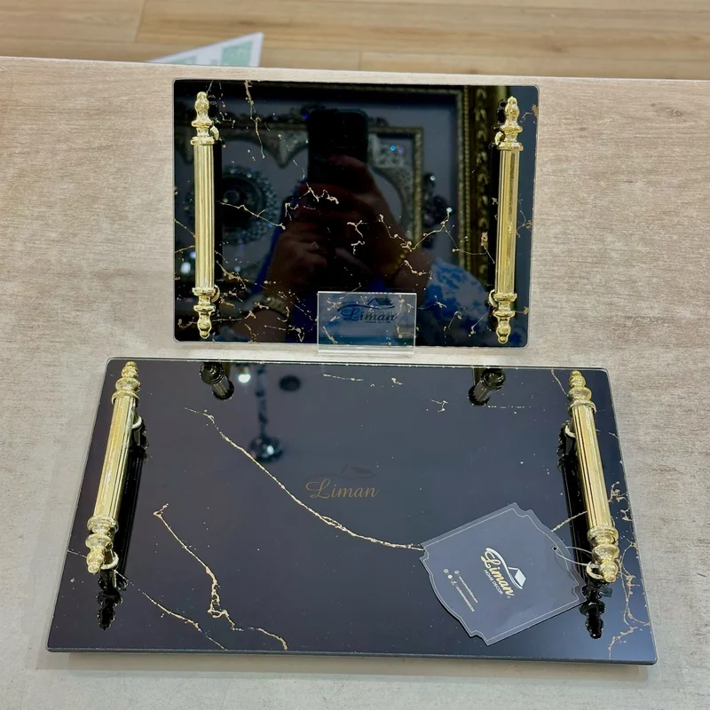 MARMER VERLOVINGSDIENBLAD GLAS ZWART | GOUD