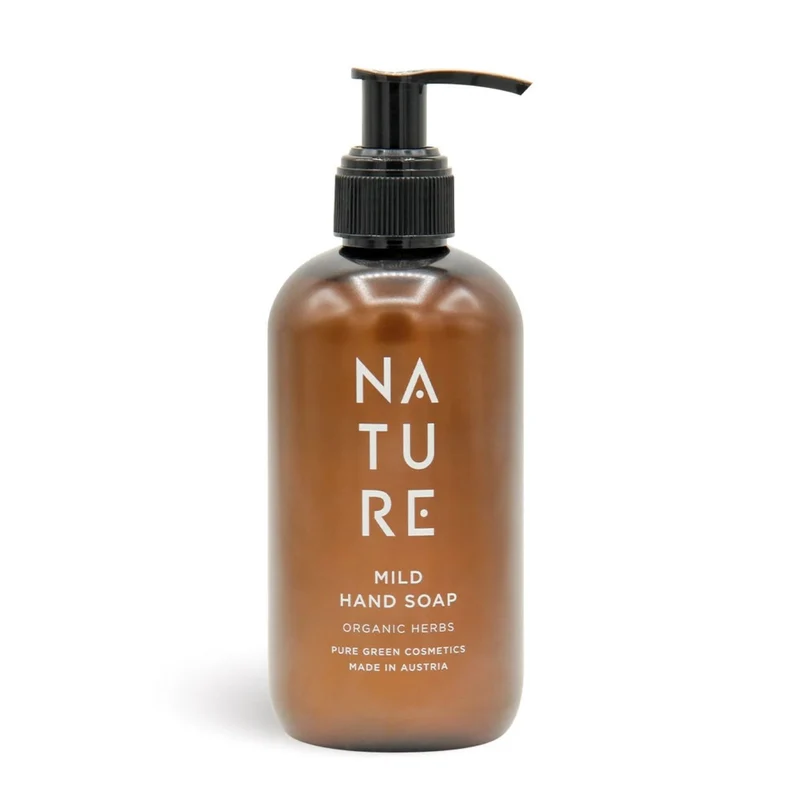 Home-Spa-Geschenk-Set 'Organic Herbs' | Handseife | Hand & Body Lotion | Schale Nussholz | Gästehandtuch | Made in Austria and Europe