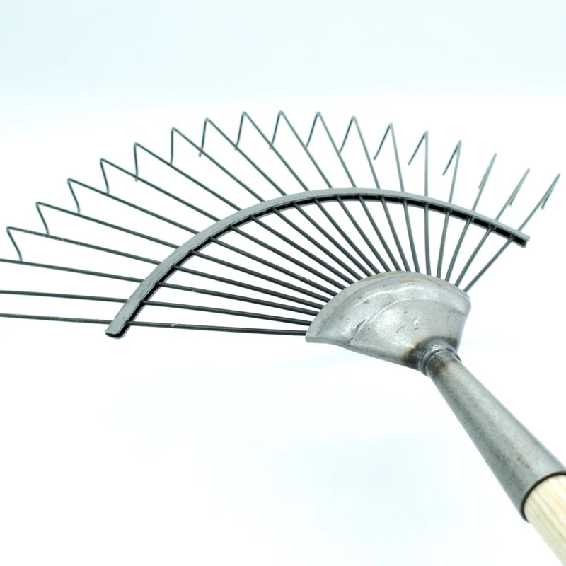 Rasen- und Laubrechen 'Krafts' | handgeschmiedetes Stahl | 20 Zinken | Eschenholzstiel ergonomisch 150 cm | plastikfrei | Handarbeit aus Deutschland