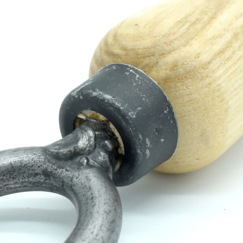 Handliche Rosengabel mit 14 cm ergonomischem Eschenholzgriff und Zinken aus hochwertigem Stahl - echte Handarbeit aus Deutschland