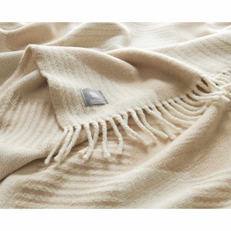 Kuscheldecke 'Slow' | 140x200 cm | Baumwolle und Polyester | 2-farbig | mit Fransen | waschbar | Hergestellt in Spanien