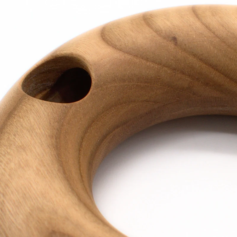 Natürlicher Dreilochring 'Imaginature' | aus Kirschholz geölt | ca. 10 cm | CE-zertifiziert | Made in Germany