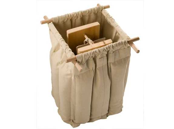 Nachhaltige Klimabox 'Fresh & Free' | aus Zirbenholz | B 40 x T 40 x H 66 cm | Made in Austria