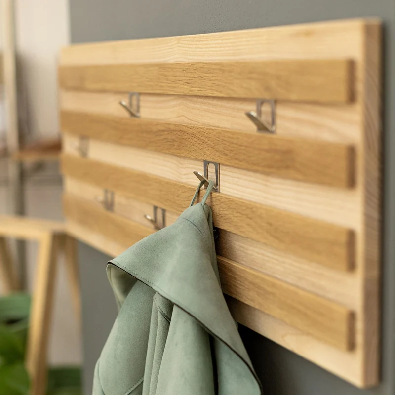 Wandgarderobe | verschiebbare Haken | L 78 x B 28 x H 2,4 cm | Esche und Eiche | Made in Germany