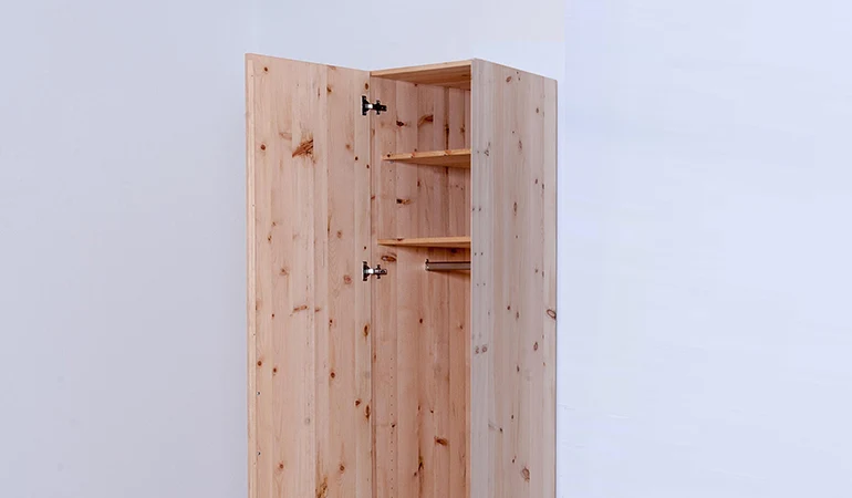Kleiderschrank aus Zirbenholz - Eintürig