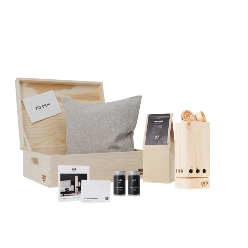 Raumlüfter 'Lüfterl' | 2 x Essenz-ÖL 30 ml | Zirbenlocken 120 g | L 12 x B 12 x H 26 cm | bis 12 m² | Zirbenholz | Netzstecke inkl. Kabel | Made in Austria