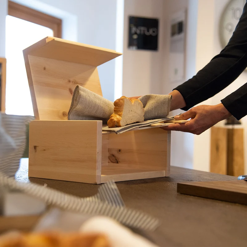 Brotkasten '4betterbread' | Zirbe | 3 Größen | Gitter, Bienenwachstuch oder Bäckerleinen optional | Handgemacht in Österreich