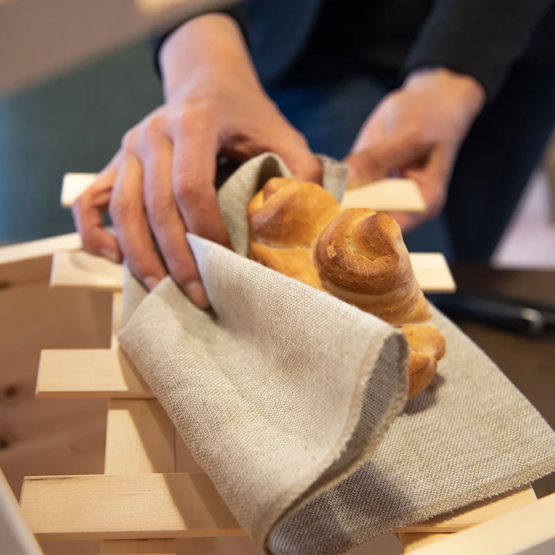 Brotkasten '4betterbread' | Zirbe | 3 Größen | Gitter, Bienenwachstuch oder Bäckerleinen optional | Handgemacht in Österreich