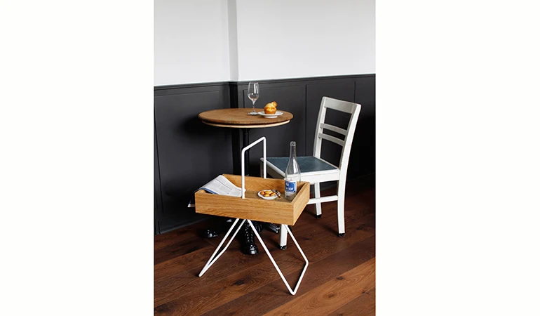 Beistelltisch 'Emil' | L 49 x B 34 x H 72 cm | Eiche geölt | mit Tragegriff | Made in Germany