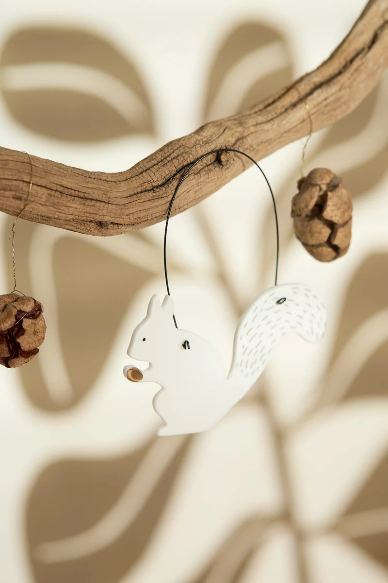 RAEDER DESIGN Wintertier Anhänger Eichhörnchen
