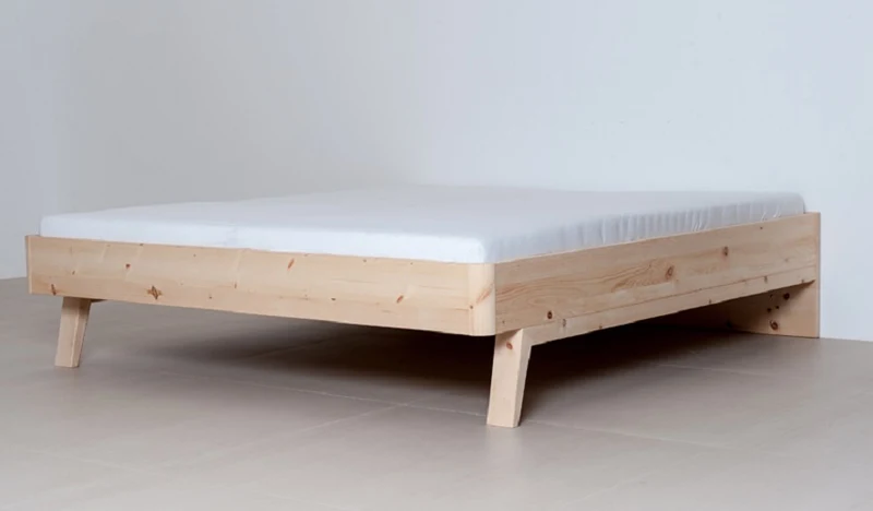 Klassisches Massivholzbett 'Style' | verschiedene Ausführungen und Größen | Made in Südtirol