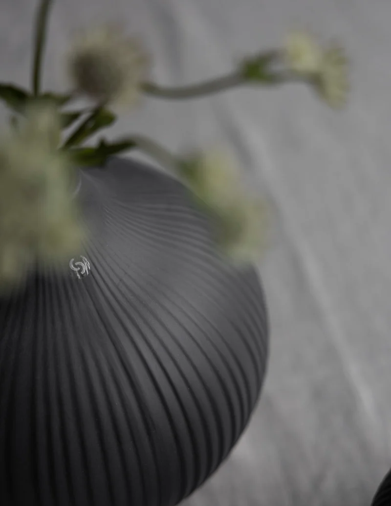 STOREFACTORY Fröbacken Vase Medium dark grey