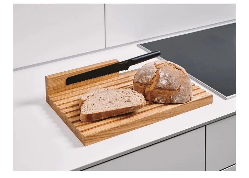 Brotschneidbrett Eiche mit Magnetischen Messerhalter 44x28x2,8 cm