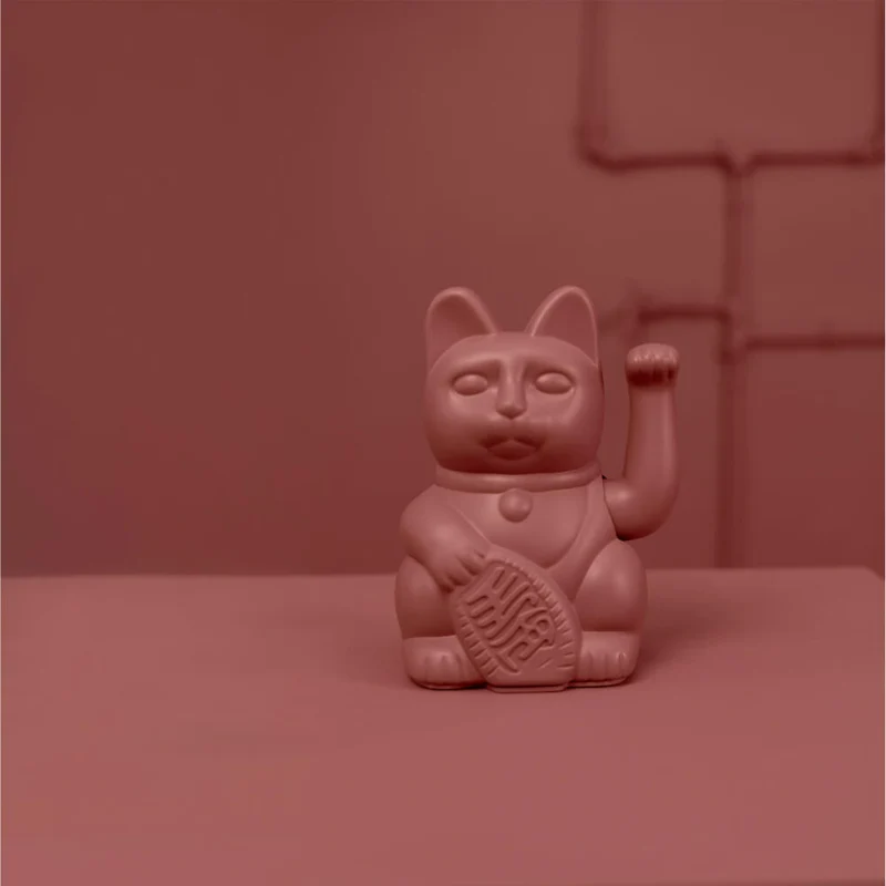 Donkey Products Winkekatze Lucky Cat Classic, Glücksbringer, winkende Katze, Kunststoff, Berry Red, ca. 15 cm, 330551